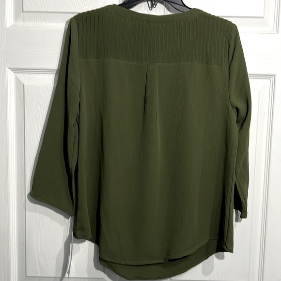 New Direction Blouse With Pleated Accent - Size Large - Green. NWT - Picture 8 of 8
